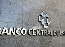 Projeções do mercado para inflação, PIB, Selic e dólar ficam estáveis