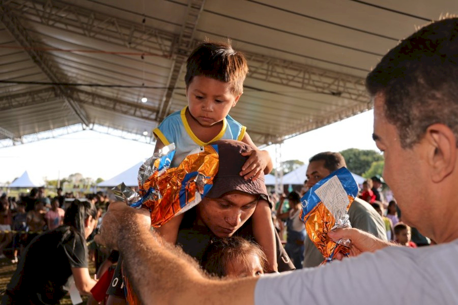 Festa da Páscoa atrai multidão e encerra com entrega de 2,5 mil ovos de chocolate