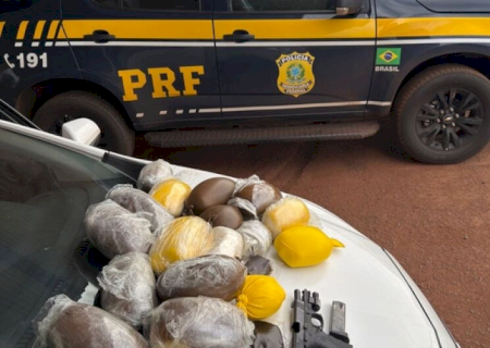 Pistola 9mm e drogas são encontradas em veículo abordado na BR-163