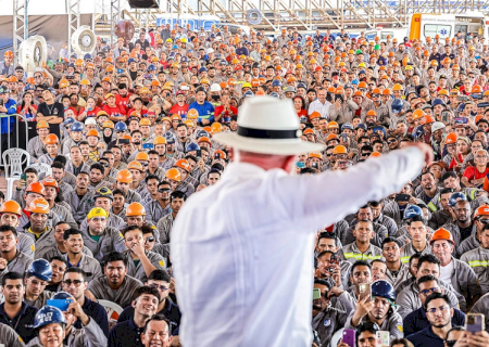Lula critica Flávio Bolsonaro: 'não tem vergonha de trair nossa pátria'