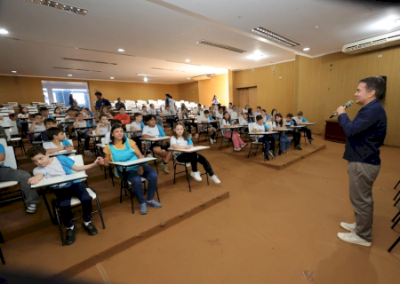 Estudantes conhecem rotina do prefeito e aprendem sobre cidadania em visita à Prefeitura de Dourados