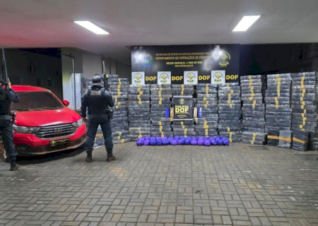 Veículos roubados são recuperados com 2,6t de drogas