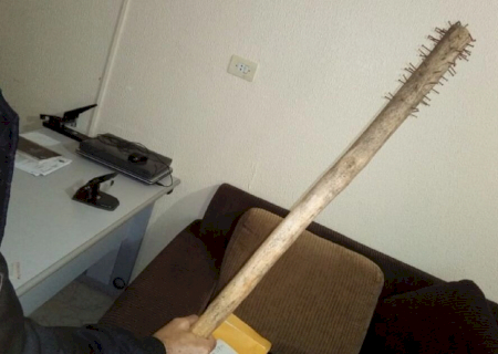 Briga por desacordo comercial termina com jovem espancado a pauladas e socorrido em estado grave