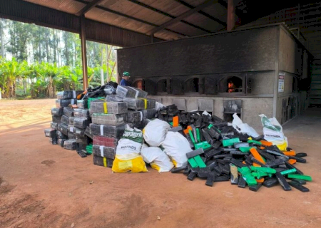 Mais de 4 toneladas de drogas apreendidas na região de fronteira são incineradas