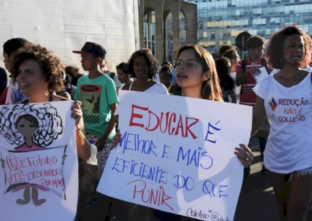 Comissão da Câmara aprova redução da maioridade penal para 16 anos