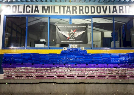 Motorista foge e abandona veículo com mais de meia tonelada de maconha