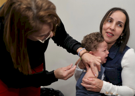 Prefeitura inicia vacinação contra pneumonia e meningite com boa procura nas UBSs