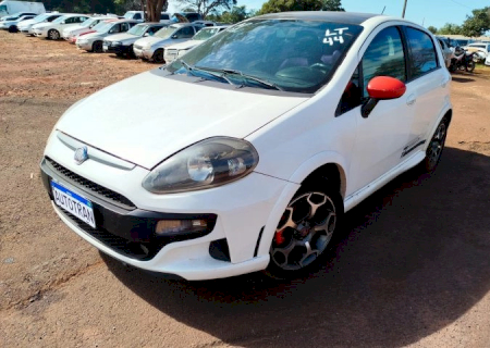 Novo leilão do Detran oferece motocicleta 25/26 e esportivo turbo; veja