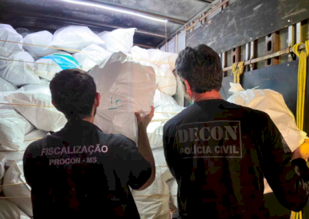 Operação recolhe mais de 4 mil pares de calçados falsificados em MS