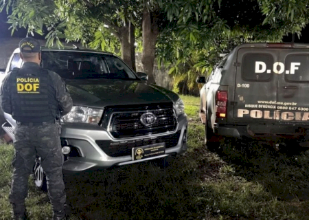 Caminhonete furtada é recuperada e duas mulheres são presas
