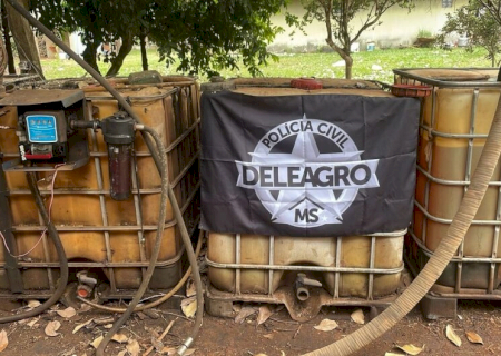 Motorista de caminhão-tanque é preso por furtar carga de diesel e vender combustível