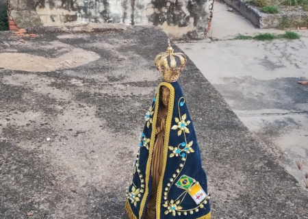 Indivíduo furta imagem de Nossa Senhora de igreja e a esconde em cemitério