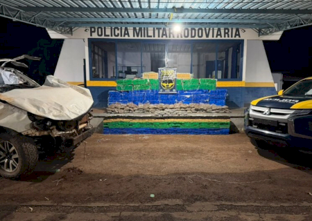 Motorista capota caminhonete com 2t de drogas e morre ao ser arremessado do veículo