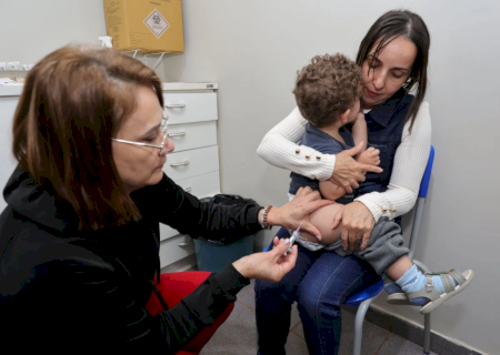 Prefeitura reforça vacinação contra gripe após aumento de casos de síndromes respiratórias
