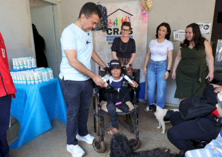 Prefeitura distribui 2,5 mil peças de agasalhos a famílias atendidas pelo Cras Guaicurus