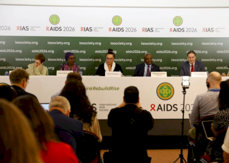 Infecções e mortes por HIV caem, mas falta de recursos ameaça avanços