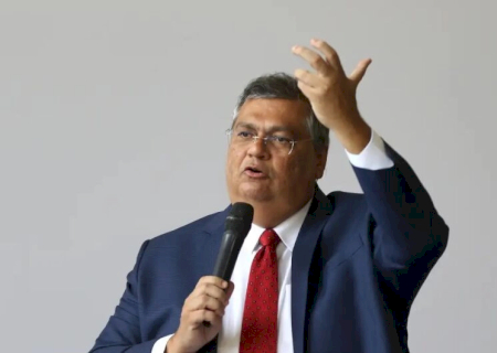 Dino bloqueia R$ 119 milhões de Valdemar por suspeitas em emendas