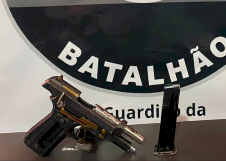 Homem é preso e tem arma apreendida após invadir casa e agredir a ex