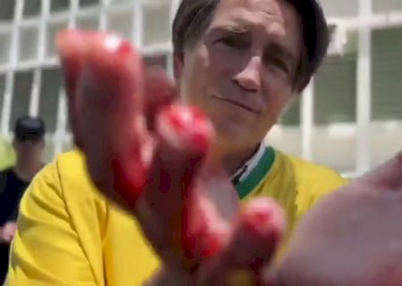 Mendonça autoriza PF a investigar repasses para filme sobre Bolsonaro
