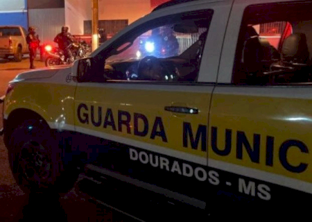 Guarda apreende celulares furtados da Central do Cidadão e encontra crack com suspeitos