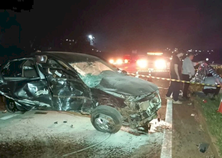 Acidente envolvendo três veículos deixa uma pessoa morta na BR-163