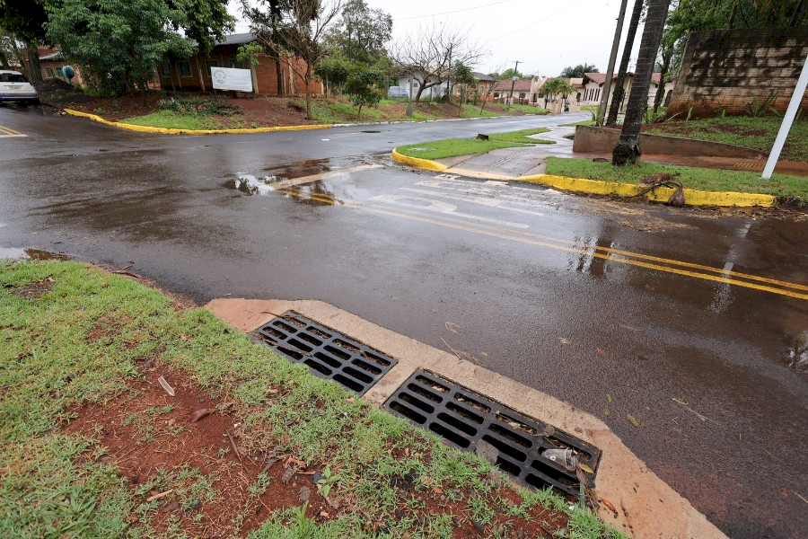 Obras da prefeitura acabam com alagamentos na região de Mosteiro no Parque Alvorada