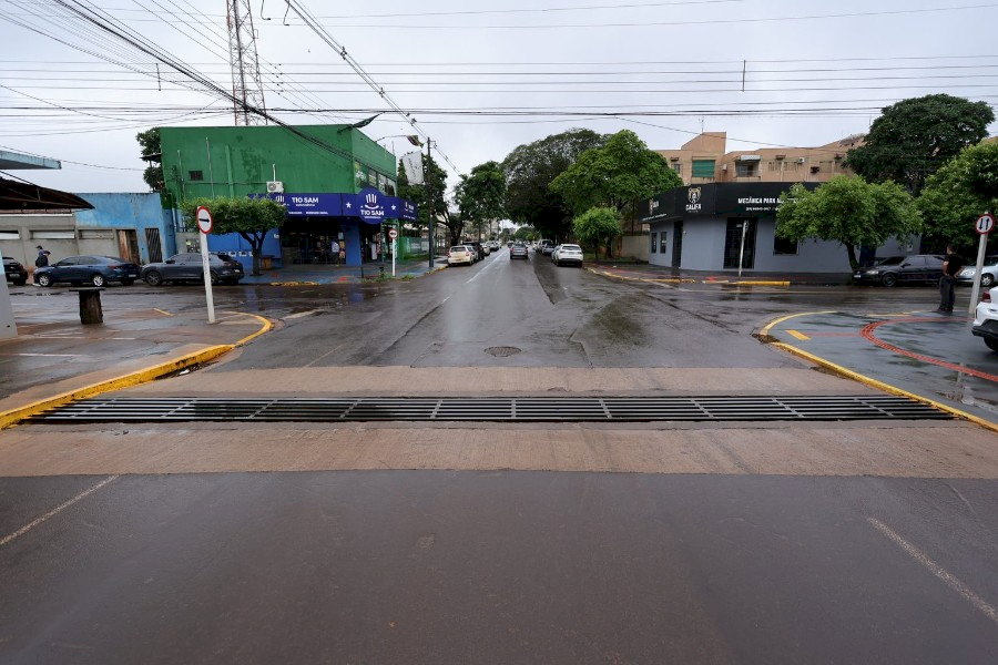 Obras da prefeitura acabam com alagamentos na região de Mosteiro no Parque Alvorada