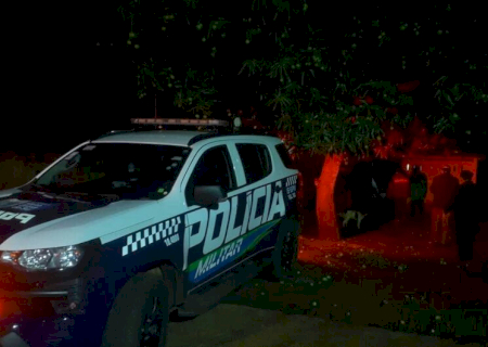 Mulher é executada e homem fica ferido durante ataque a tiros