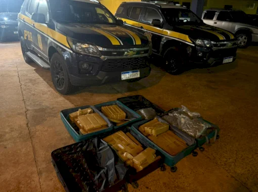 Dupla é flagrada transportando maconha e skunk em ônibus que seguia para Dourados