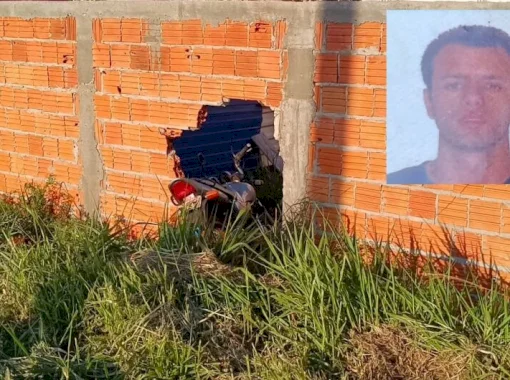 Motociclista morre ao roletar rotatória e bater em muro no Cidade Jardim