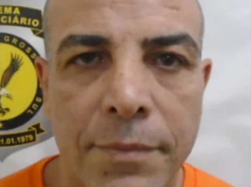 Veja os vídeos: assassino de latrocida o esperava em estacionamento e não escondeu o rosto