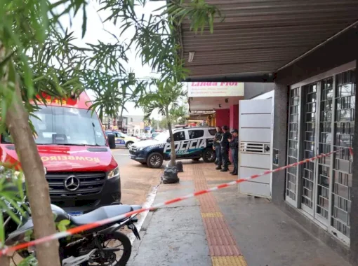Dono de longa ficha criminal é morto por pistoleiros quando era atendido em barbearia