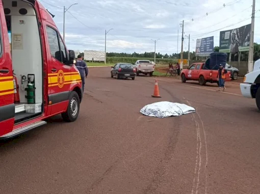 Mulher morta em acidente envolvendo carreta e moto é identificada