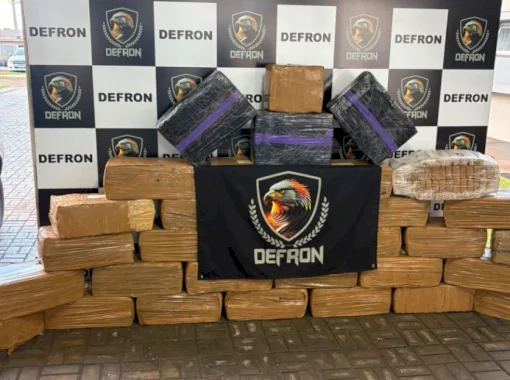 Jovem é preso com quase 800 quilos de maconha em carro com placas do Paraguai
