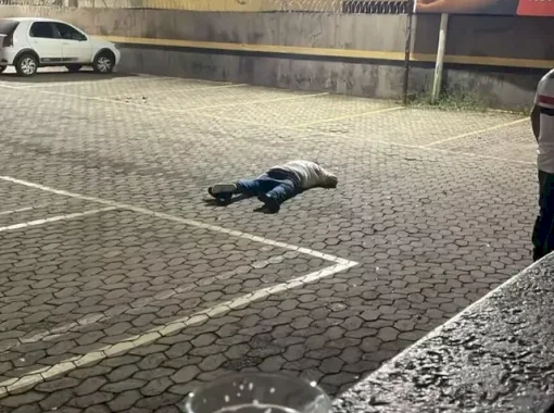 Chefe do tráfico é executado com tiros na cabeça e no tronco em estacionamento de pizzaria