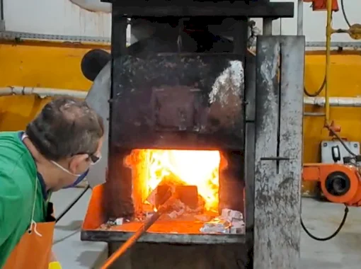 Emagrecedores, produtos de beleza e anabolizantes são incinerados em Dourados