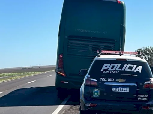 Cinco são presos em flagrante em operação; um deles tinha spray de tinta na cor do Comando Vermelho