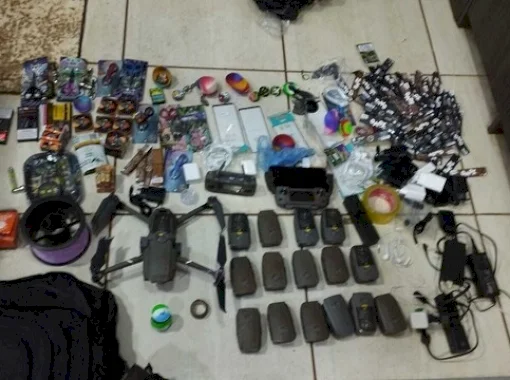 Drone com mochila que abasteceria presídio é interceptado pela polícia penal