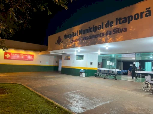 Rapaz que trabalhava como entregador da lanchonete do pai morre ao colidir em árvore