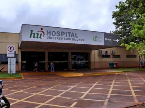 Bebê de dez meses morre em hospital após sofrer acidente de moto
