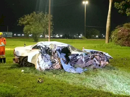 Homem morre após perder controle de veículo em rotatória da BR-163