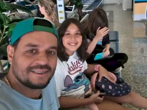 Colisão entre caminhonete e carreta mata pai e filhas que seguiam para velório do avô