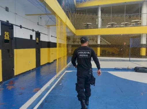 Drogas e 52 chips são encontrados em caixas de marmitas na penitenciária de Dourados