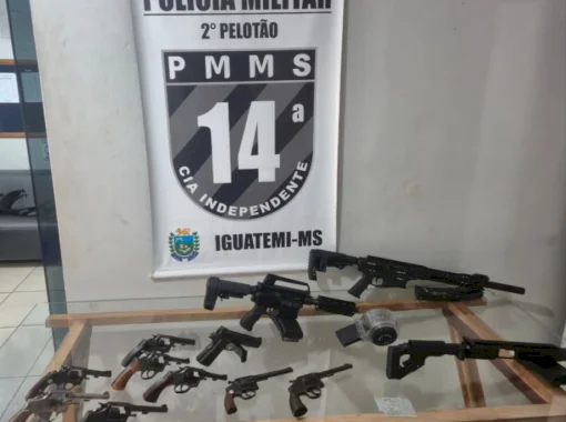 Polícia apreende arsenal de guerra transportado dentro de carro em Iguatemi