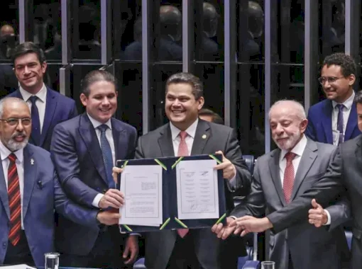 Congresso promulga emenda do fim da 6x1; escala 5x2 começa em 60 dias