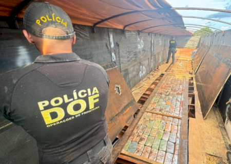DOF faz apreensão milionária de pasta base de cocaína e prende motorista de carreta