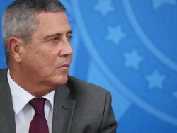 Braga Netto pede suspeição de Moraes em denúncia sobre golpe