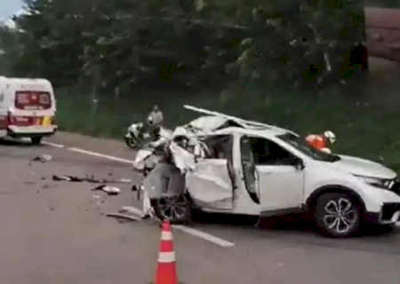 Moradores em Dourados morrem em acidente envolvendo caminhão em SP