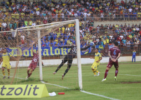 DAC perde de 2 a 0 para o Caxias-RS no Douradão e está eliminado da Copa do Brasil