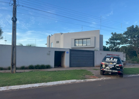 Polícia faz buscas na casa de ex-prefeita acusada de forjar atentado para vencer eleição